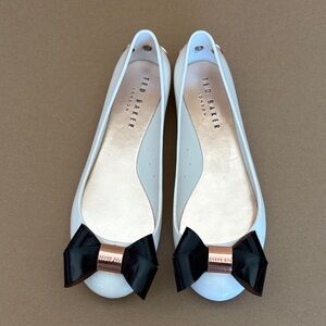 TED BAKER Julivia White & Black Jelly Bow Ballet Flats size 7.5